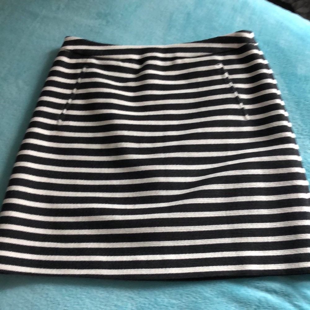 Halogen Sz 6 Black&White Skirt❤️ super flattering
